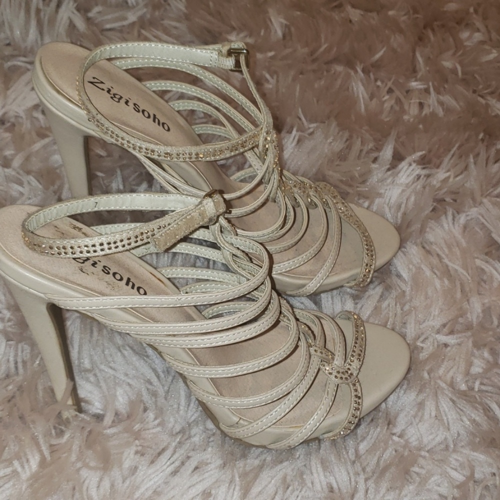 Zigi Soho strappy heels